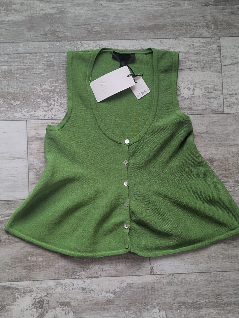 Zara Green Button-Front Tank Top